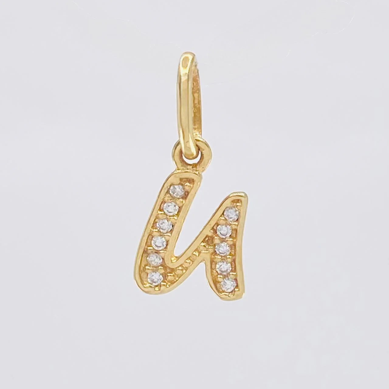 Dije Letra U Cursiva 0.75 g / 1.6 cm Oro Amarillo 18K