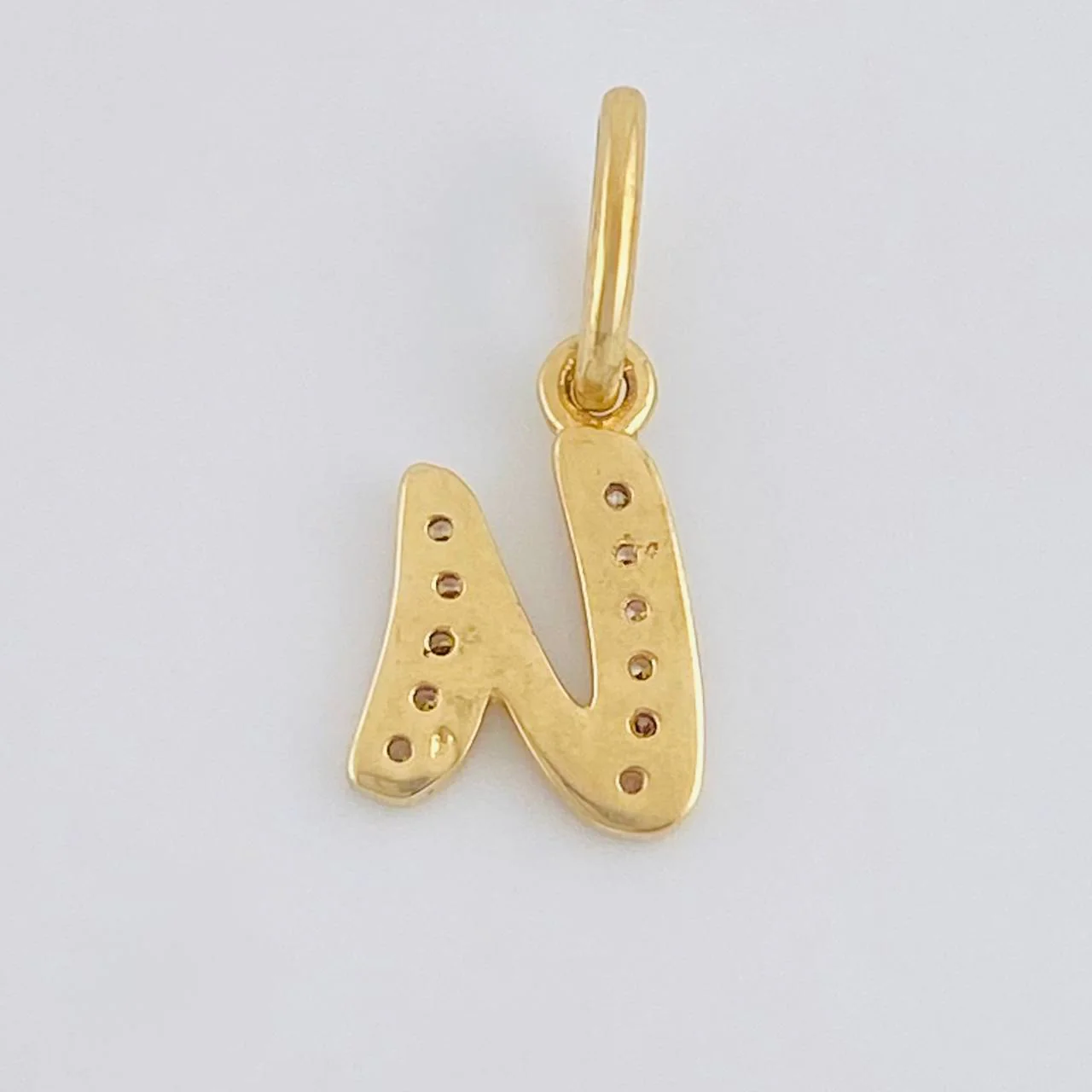 Dije Letra U Cursiva 0.75 g / 1.6 cm Oro Amarillo 18K - Image 4