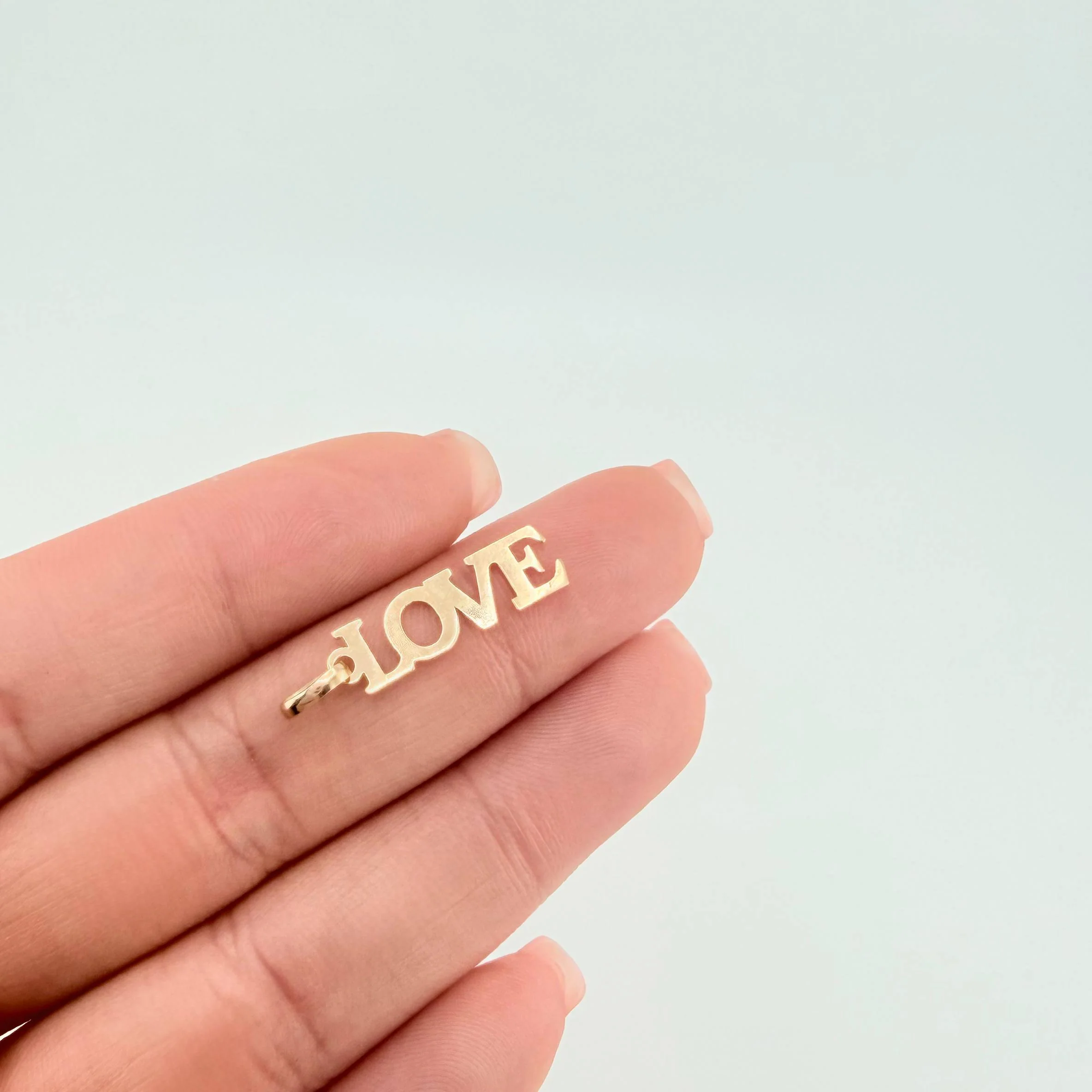 Dije Love 0.45gr / 2.5cm / Oro Amarillo 18K © - Image 4