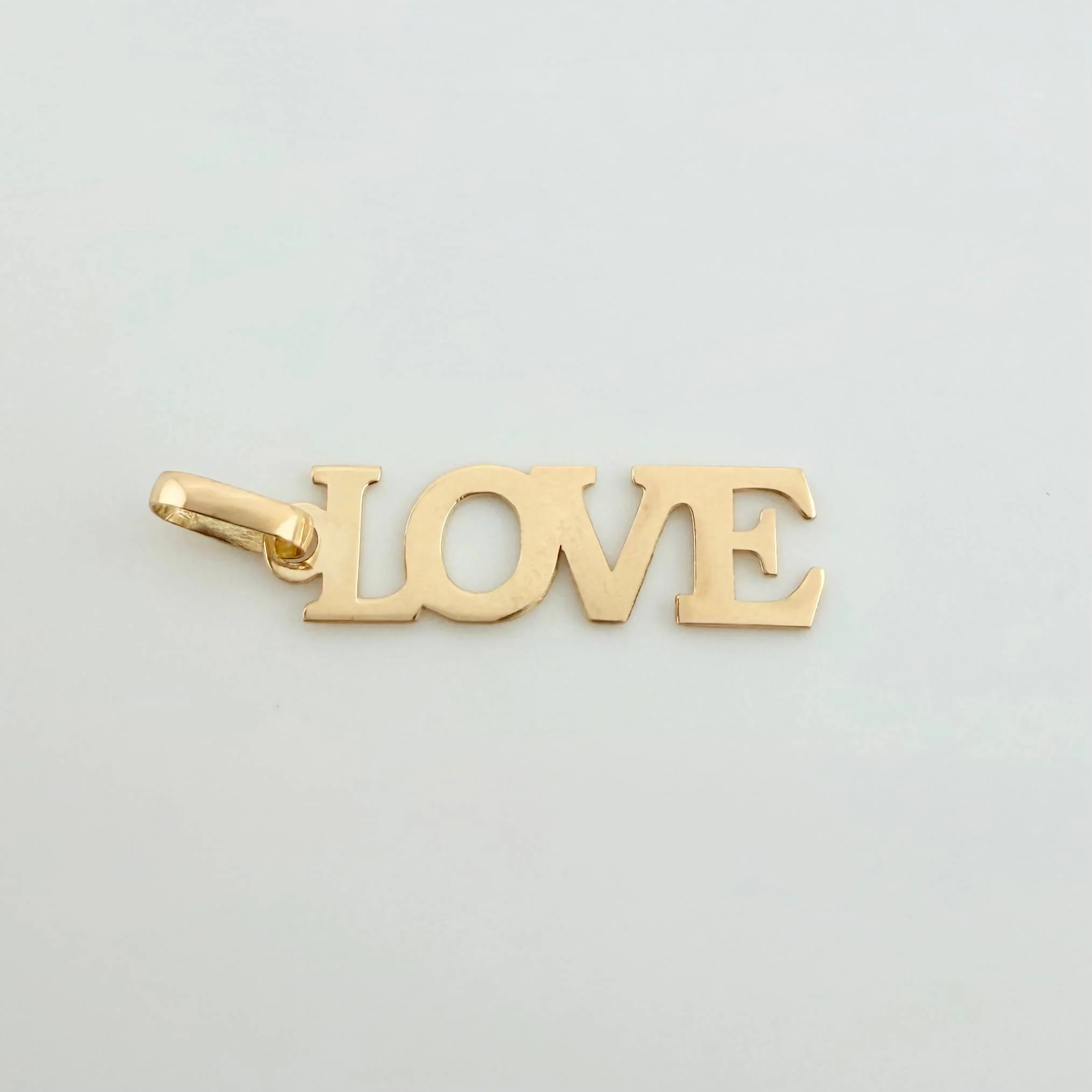 Dije Love 0.6gr / 2.5cm / Oro Amarillo 18K