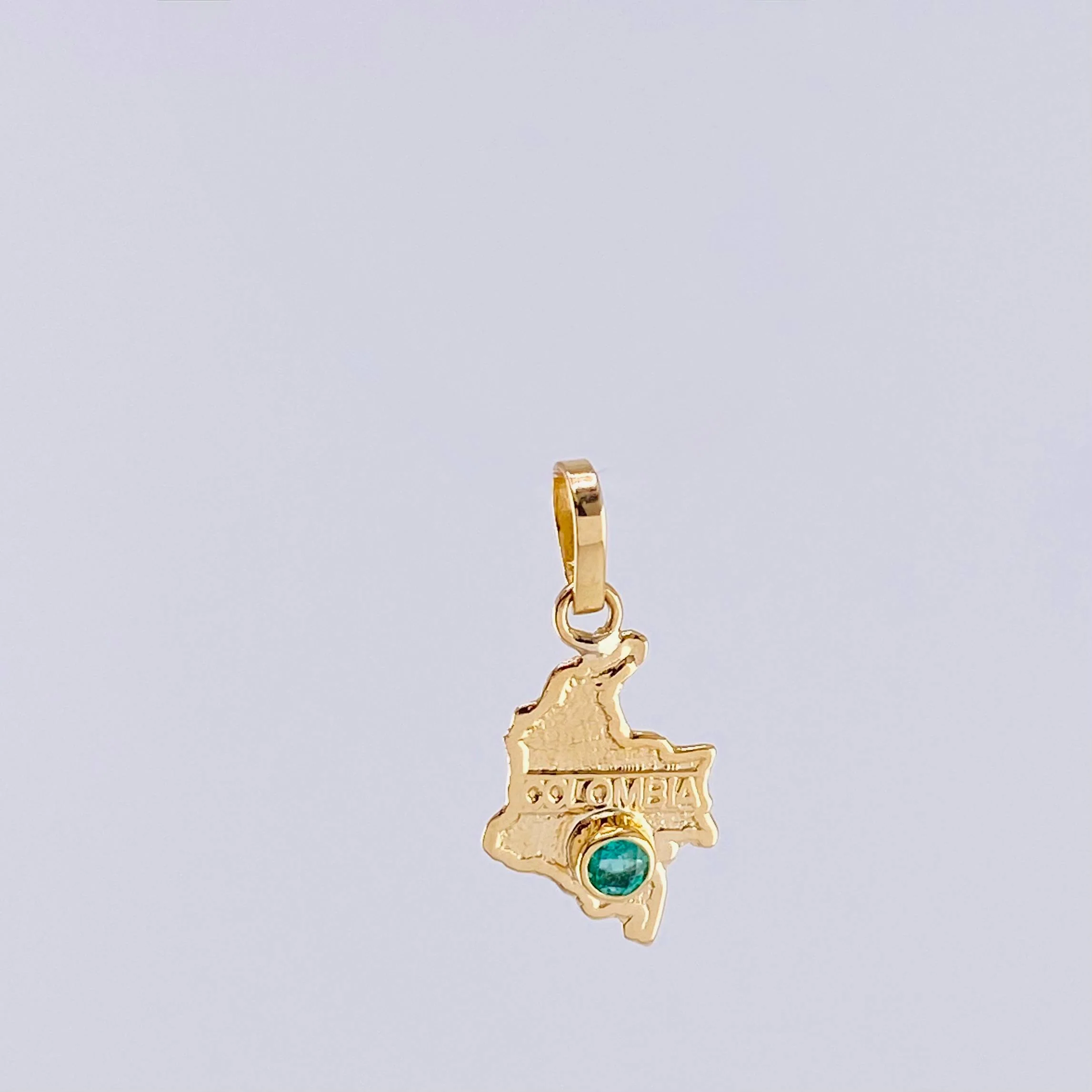 Dije Mapa De Colombia Esmeralda 8Pts 0.4 g / 1.8 cm Oro Amarillo 18K - Image 3