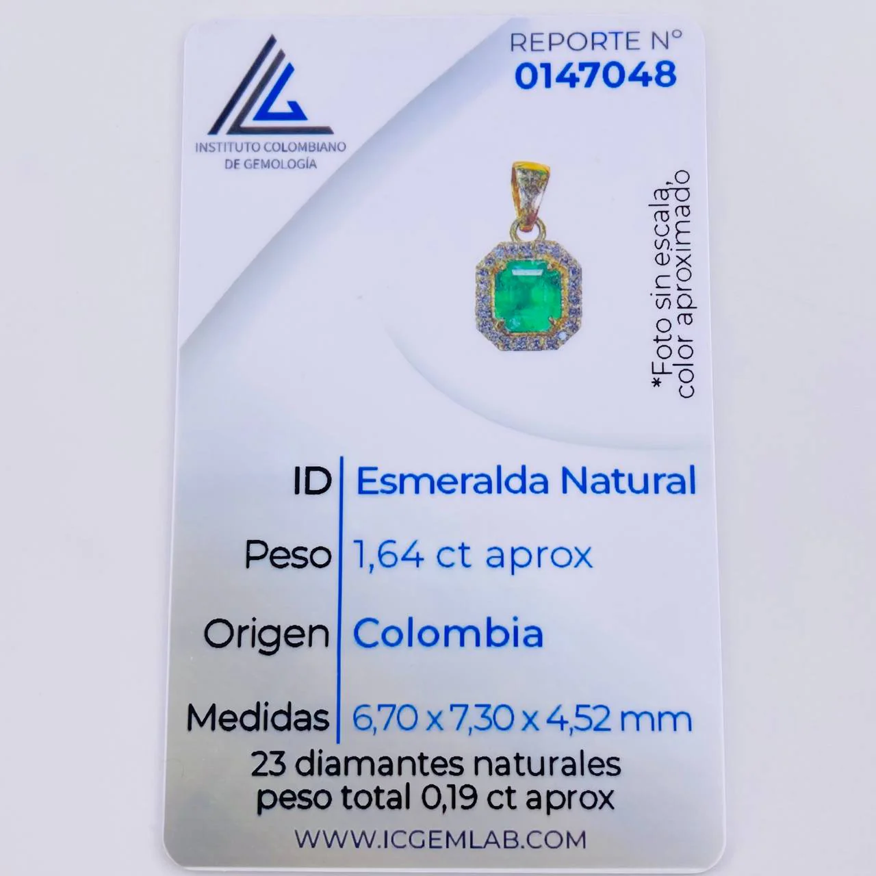 Dije Marco Cuadrado Tridimensional Esmeralda 1,64 Qts Diamante 19Pts 2.8 g / 1.9 cm Oro Amarillo 18K - Image 6