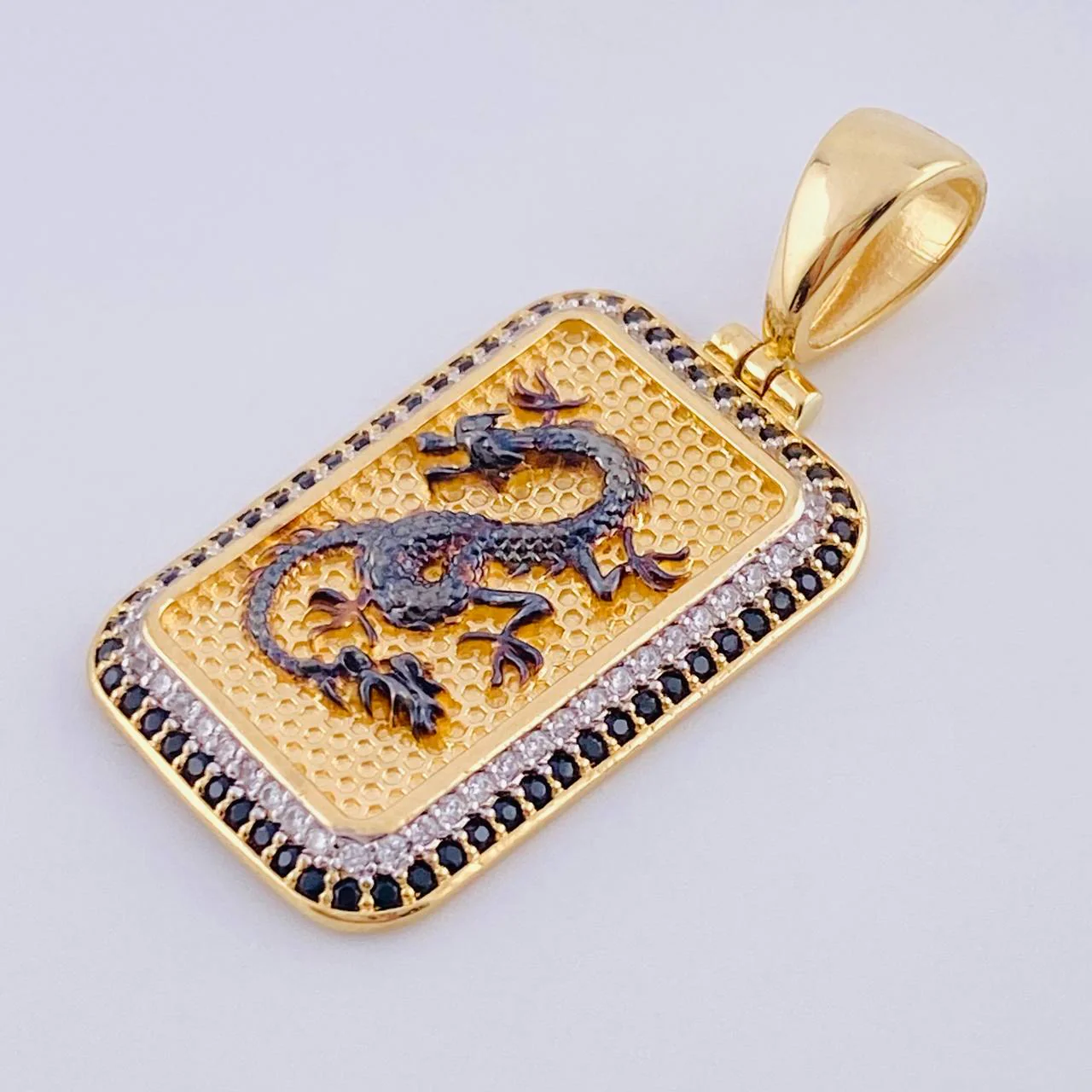 Dije Marco Dragón Oriental 6.35 g / 3.8 cm Oro Amarillo 18K - Image 3