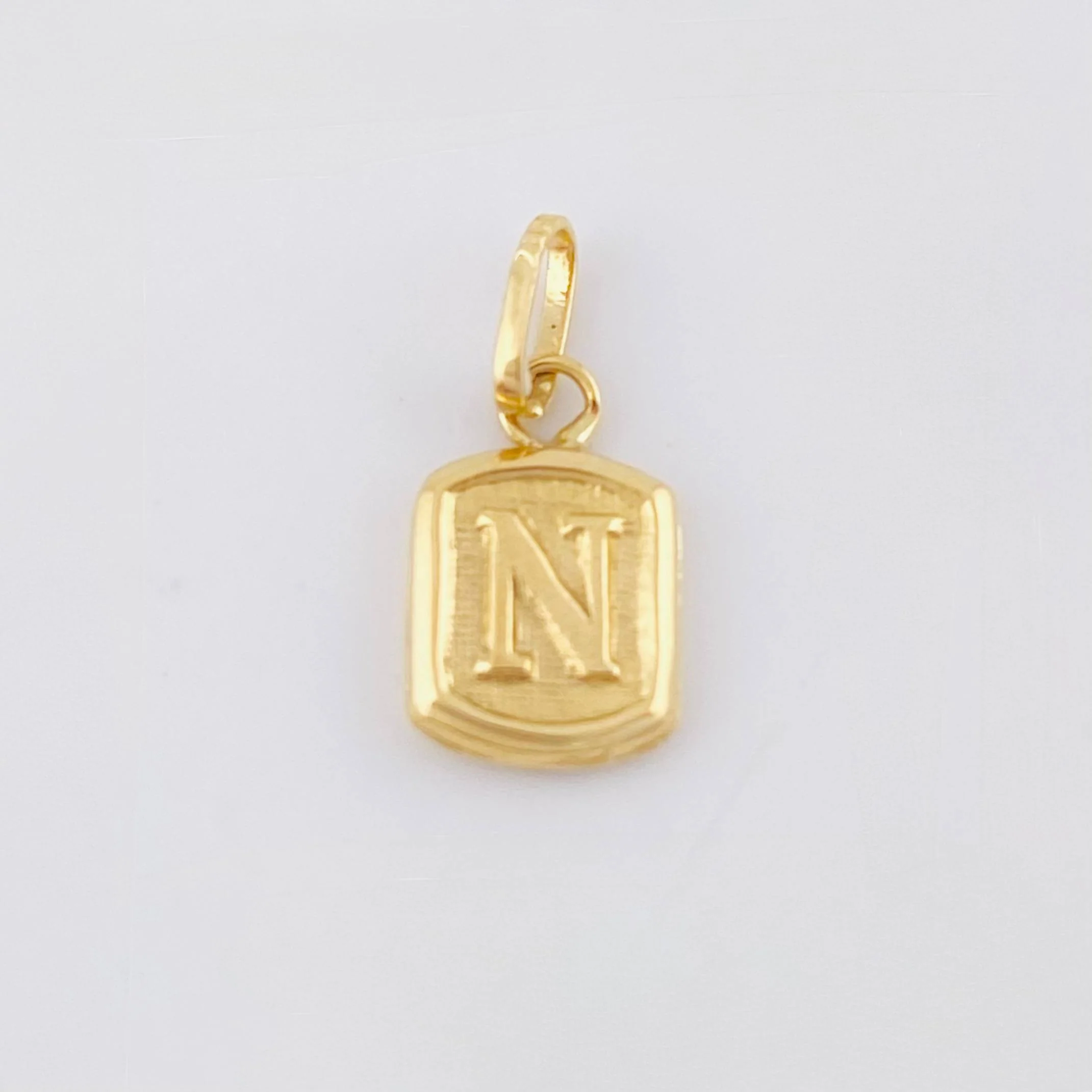 Dije Marco Letra N 0.3 g / 1.5 cm Oro Amarillo 18K - Image 3
