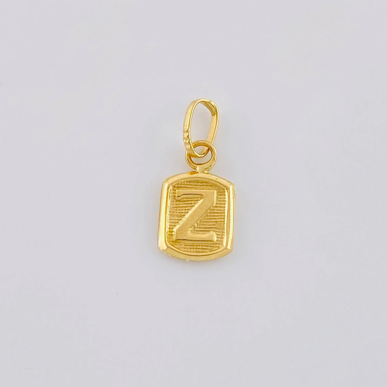 Dije Marco Letra Z 0.3 g / 1.5 cm Oro Amarillo 18K