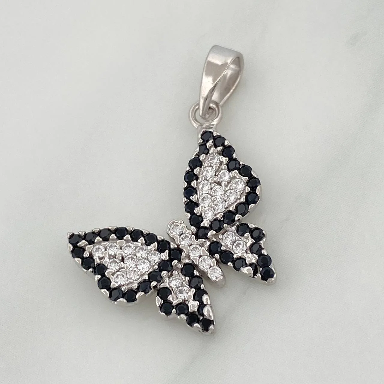 Dije Mariposa 2.2 g / 2.7 cm Oro Blanco 18K - Image 2