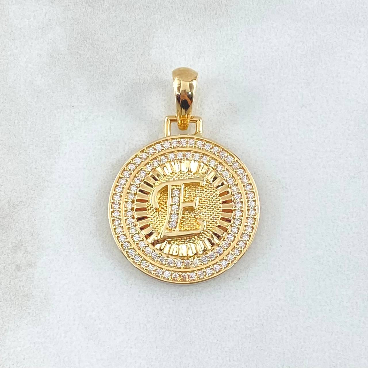 Dije Medalla Letra E 4.7gr / 3cm / Oro Amarillo 18K