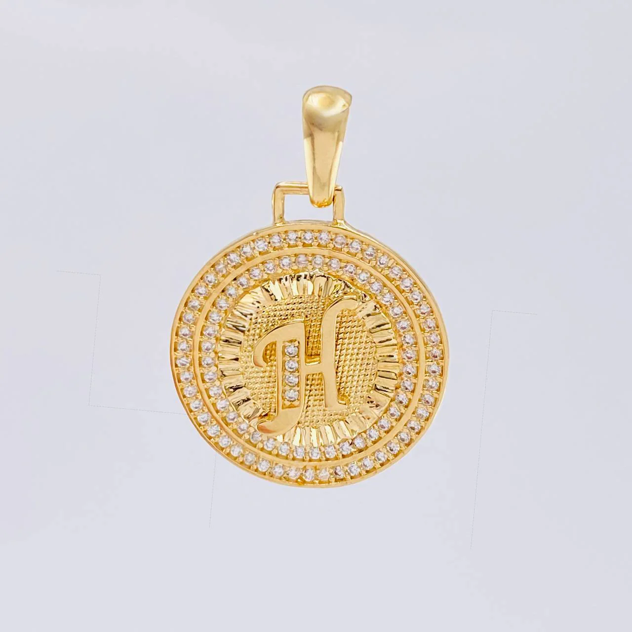 Dije Medalla Letra H 4.6 g / 3 cm Oro Amarillo 18K - Image 2