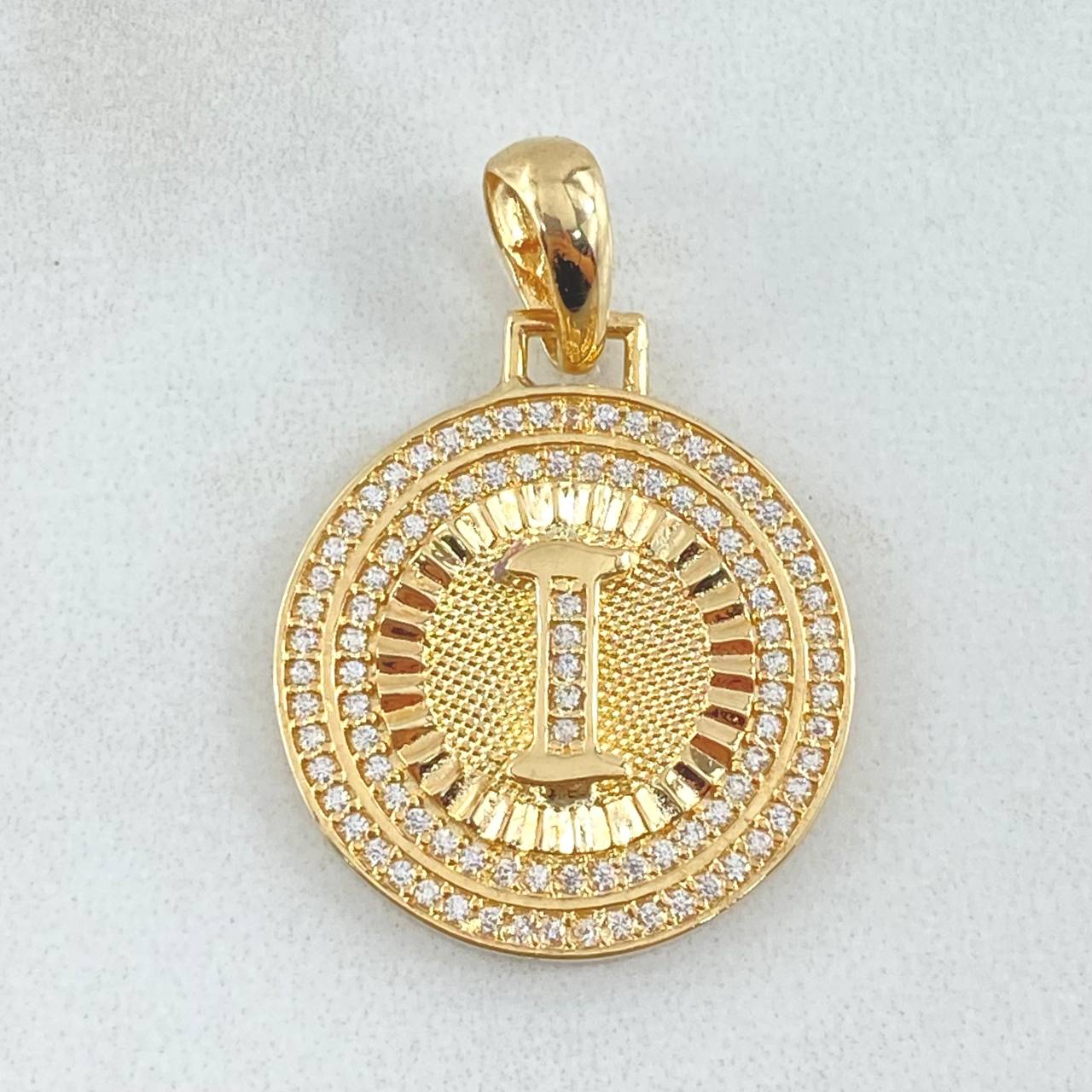 Dije Medalla Letra I 4.9 g / 3 cm Oro Amarillo 18K