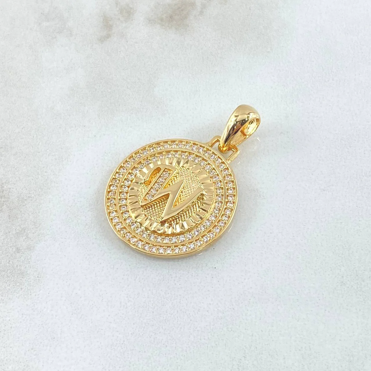 Dije Medalla Letra W 4.7 g / 3 cm Oro Amarillo 18K - Image 2