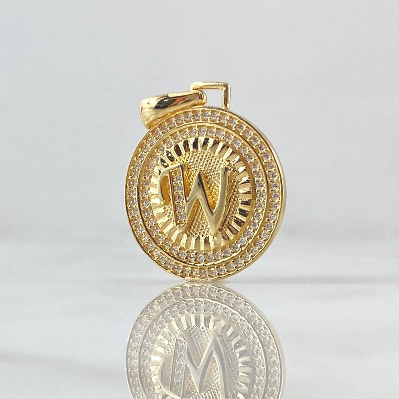 Dije Medalla Letra W 4.75 g / 3 cm Oro Amarillo 18K - Image 4