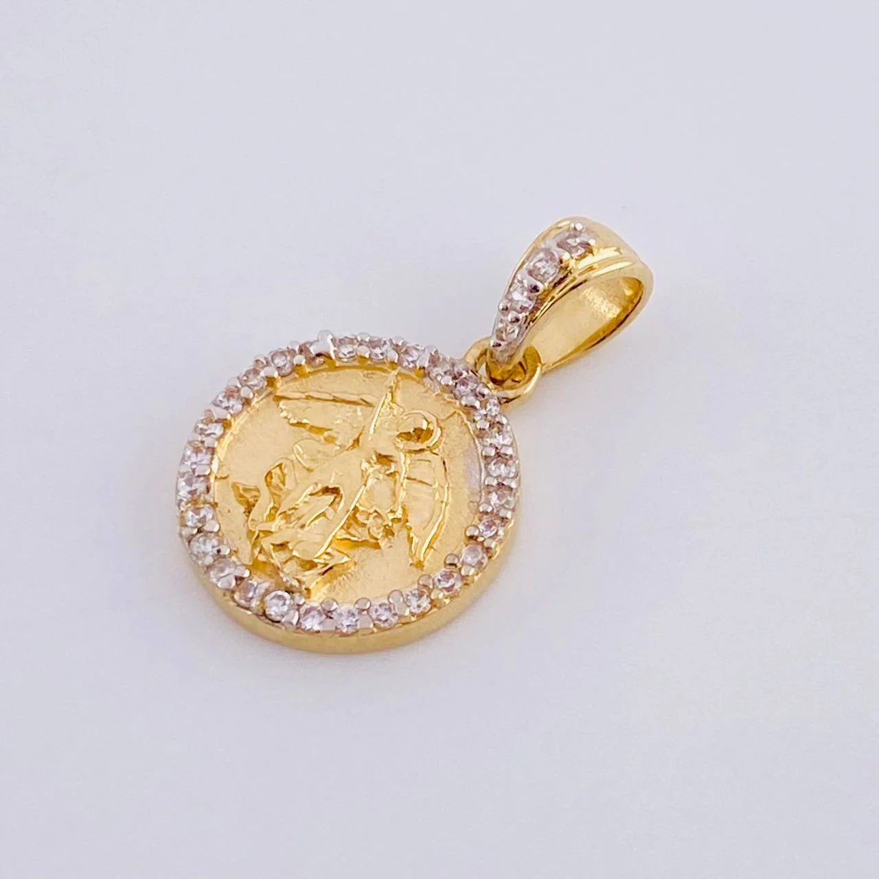 Dije Medalla San Miguel 1.65 g / 1.8 cm Oro Amarillo 18K - Image 2