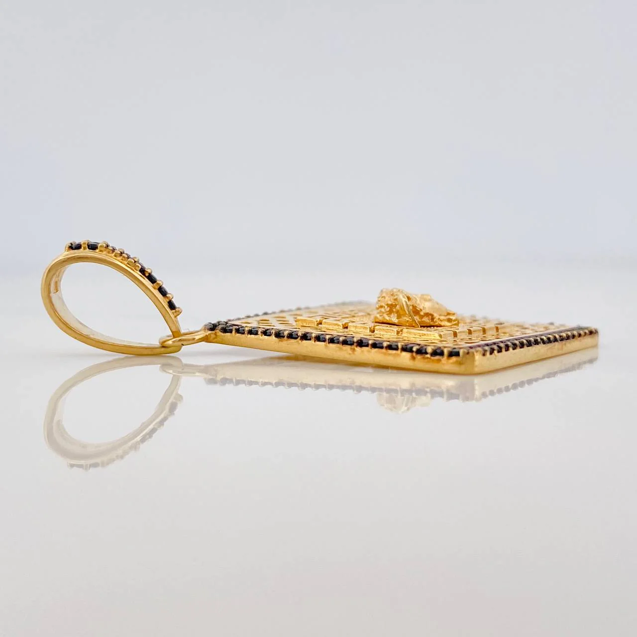 Dije Medusa Tribal 4.9gr / 4.3cm / Oro Amarillo 18K $ - Image 3