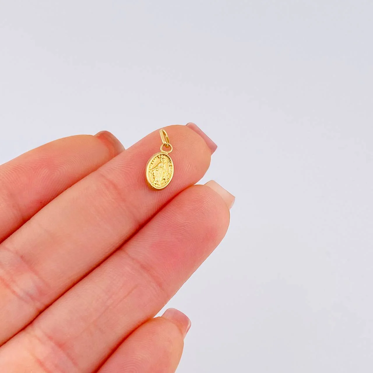 Dije Milagrosa 0.35 g / 1.6 cm Oro Amarillo 18K - Image 4