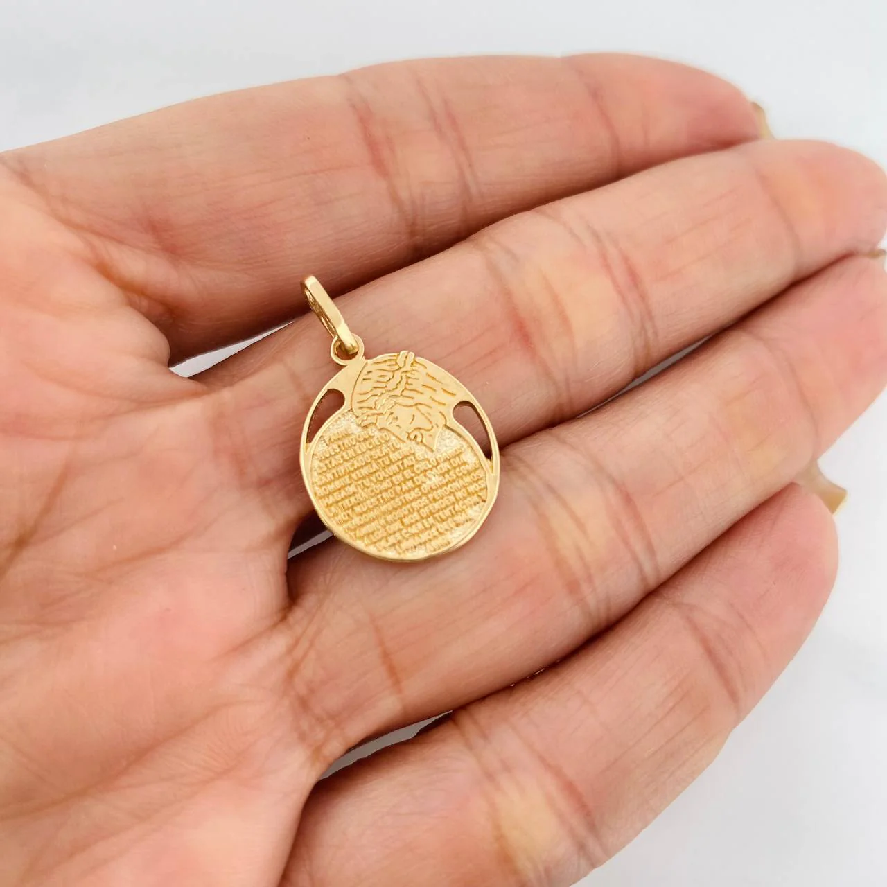 Dije Padre Nuestro 2.35g / 2.05cm Oro Amarillo 18K - Image 4