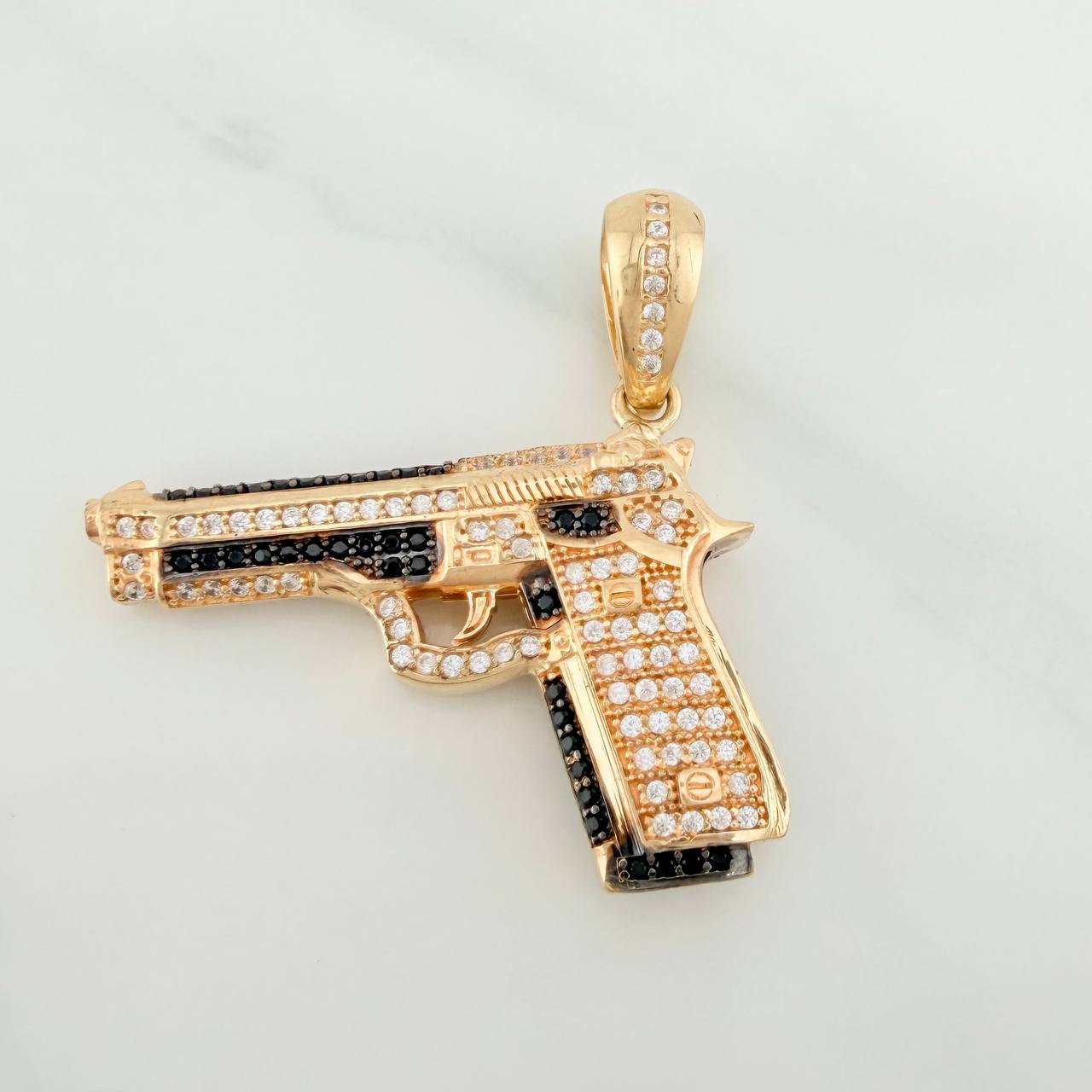 Dije Pistola 10.95gr / 4cm / Dos Oros Negro Amarillo 18K $ - Image 3
