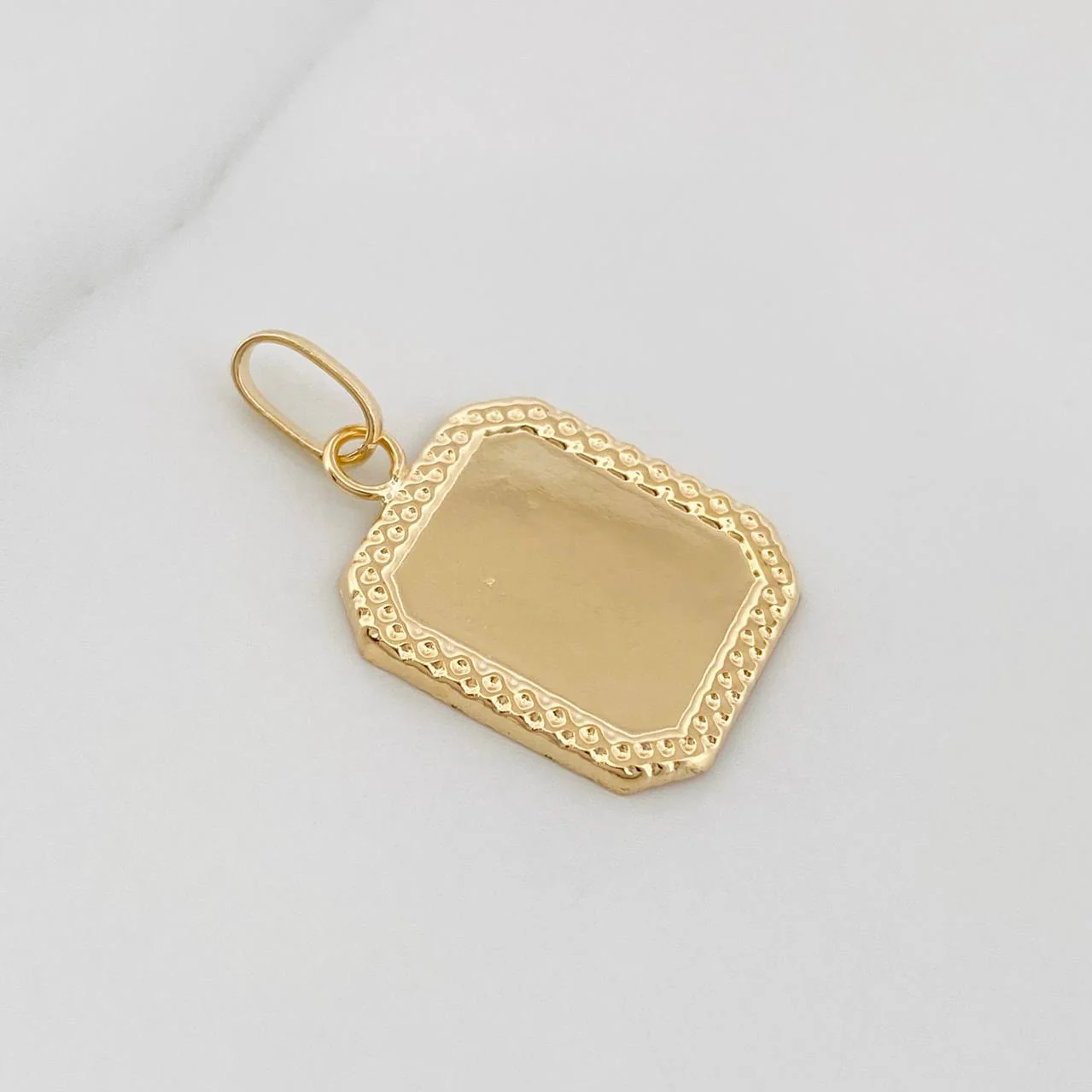 Dije Placa Bordeada 0.7 g / 2.3 cm Oro Amarillo 18K - Image 2