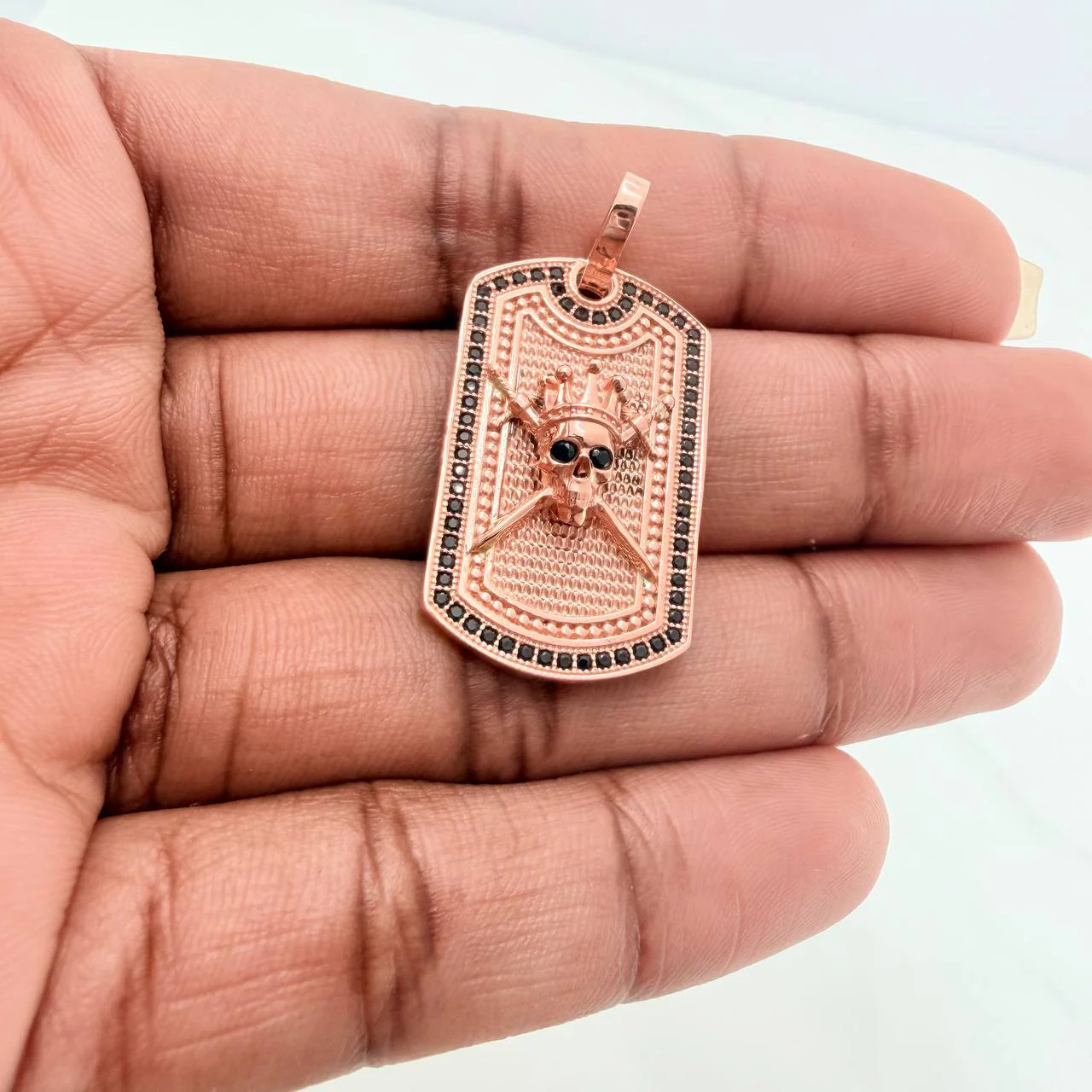 Dije Placa Calavera 6.35gr / 3.6cm / Oro Rosa 18K - Image 6