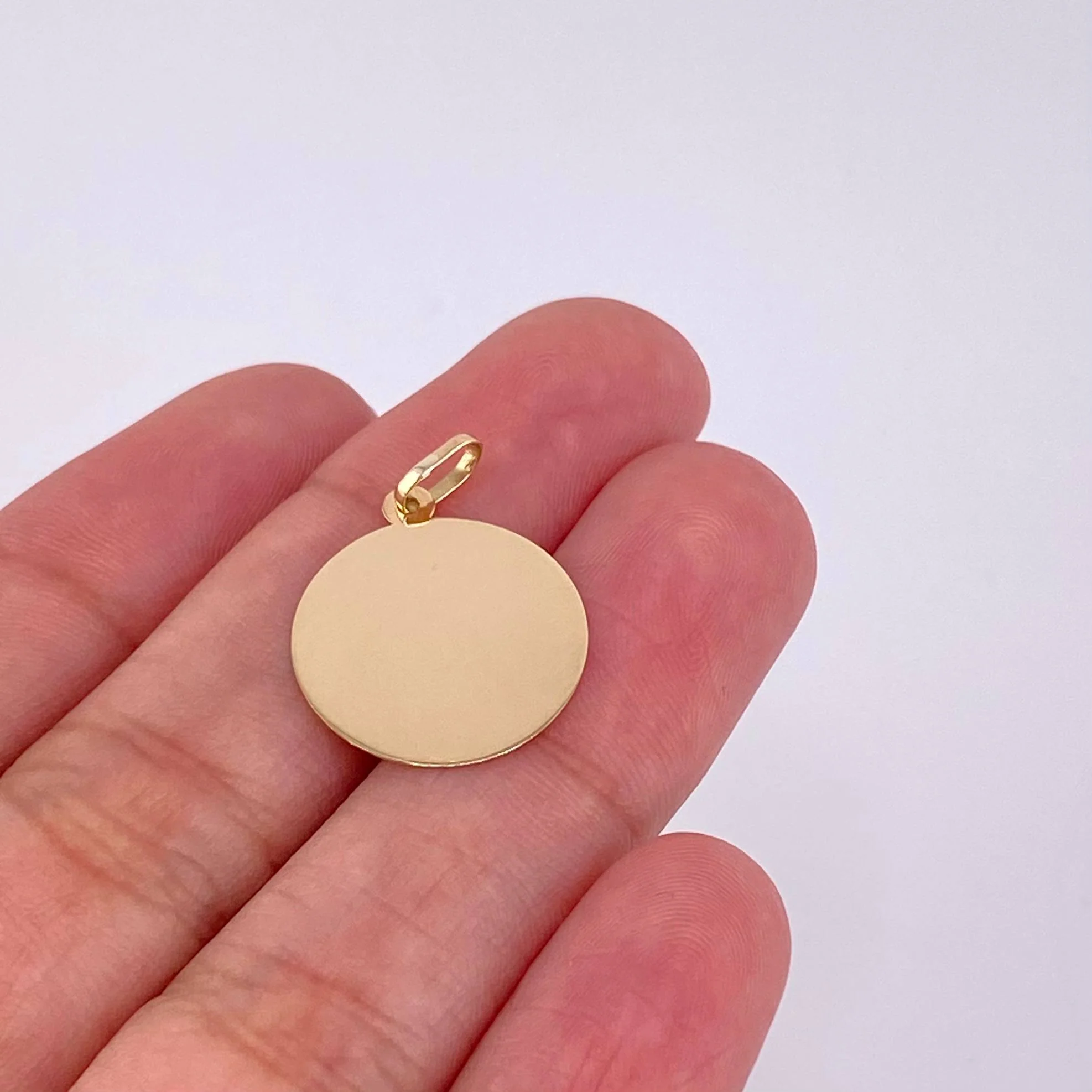 Dije Placa Cicular 0.9g / 2.2cm Oro Amarillo 18K - Image 4