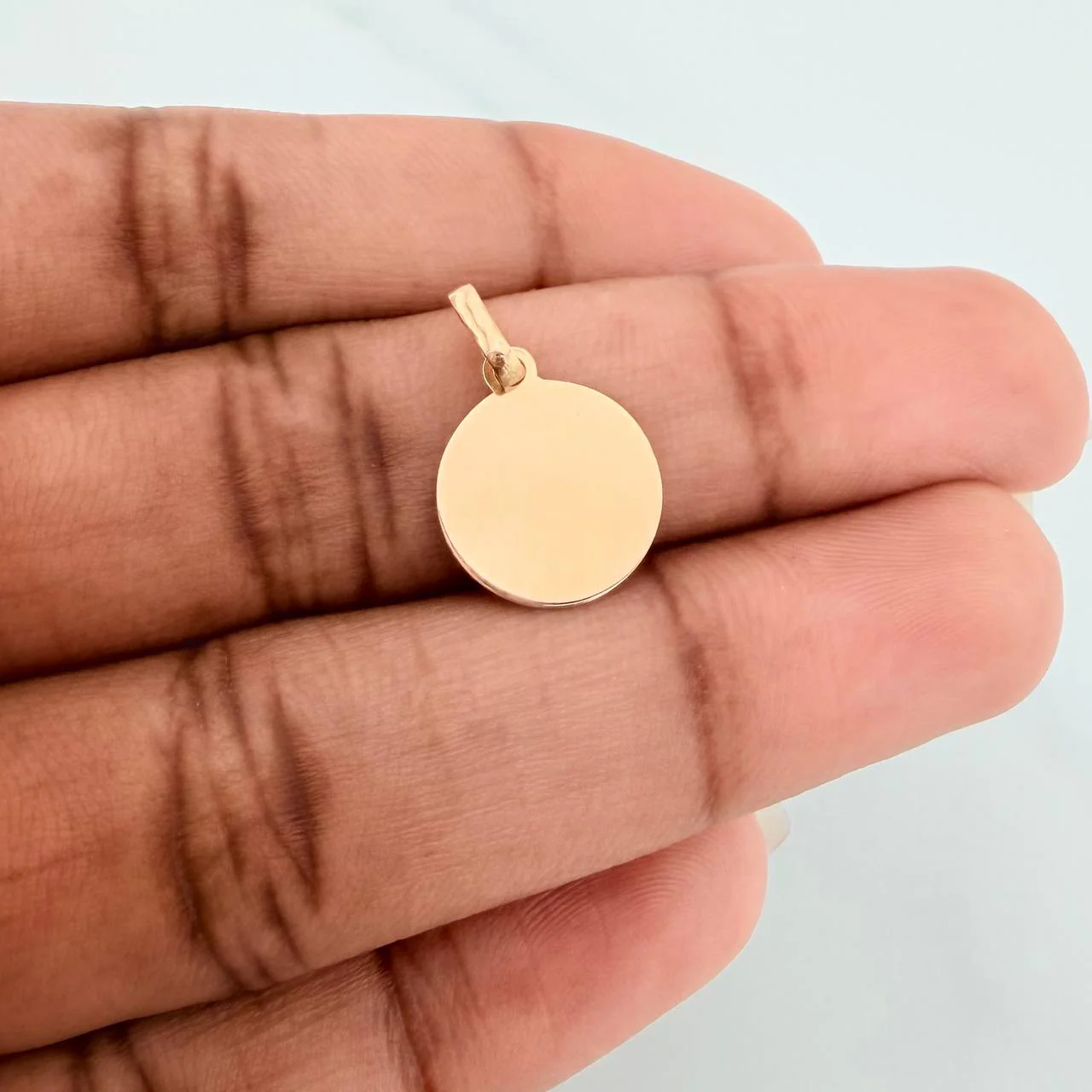 Dije Placa Circular 0.5gr / 1.8cm / Oro Amarillo 18K % - Image 4