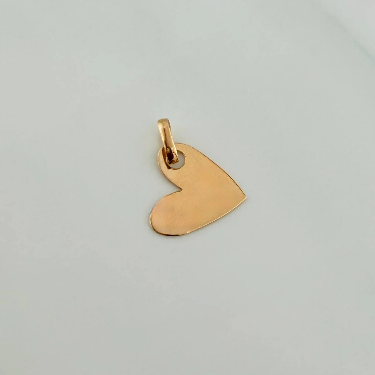 Dije Placa Corazón 0.45gr / 1.7cm / Oro Amarillo 18K % - Image 3