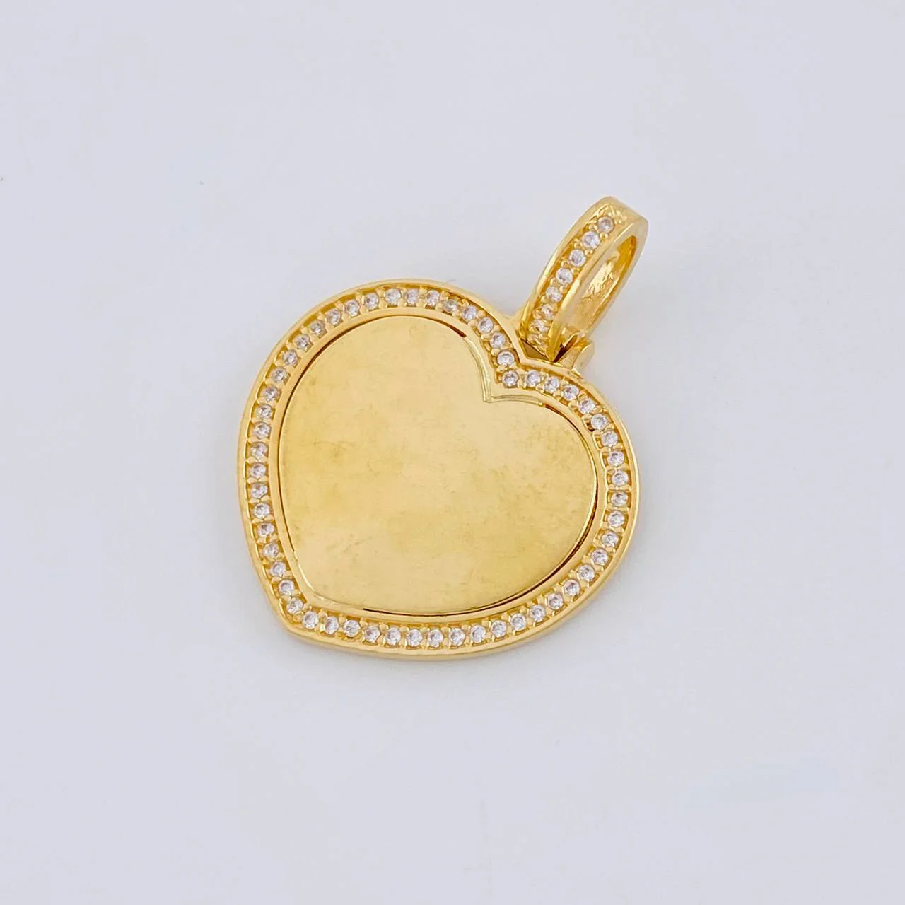 Dije Placa Corazón Bordeado 6.1 g / 3 cm Oro Amarillo 18K - Image 3