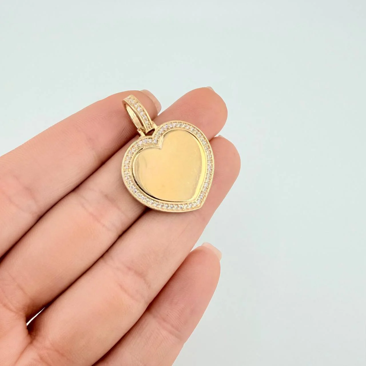 Dije Placa Corazón Bordeado 6.1 g / 3 cm Oro Amarillo 18K - Image 5