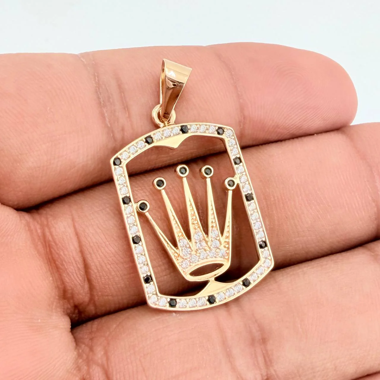 Dije Placa Corona 4.05gr / 3.9cm / Oro Amarillo 18K $ - Image 6