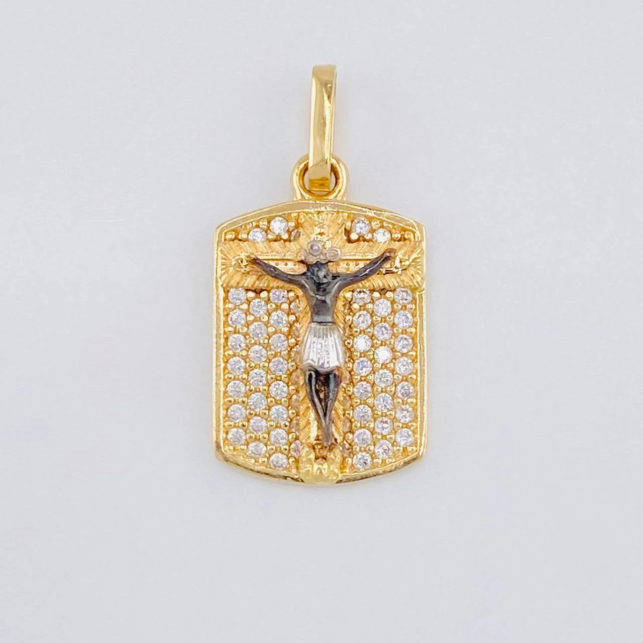 Dije Placa Cristo Señor De Los Milagros 2.35 g / 2.3 cm Dos Oros Amarillo Blanco 18K