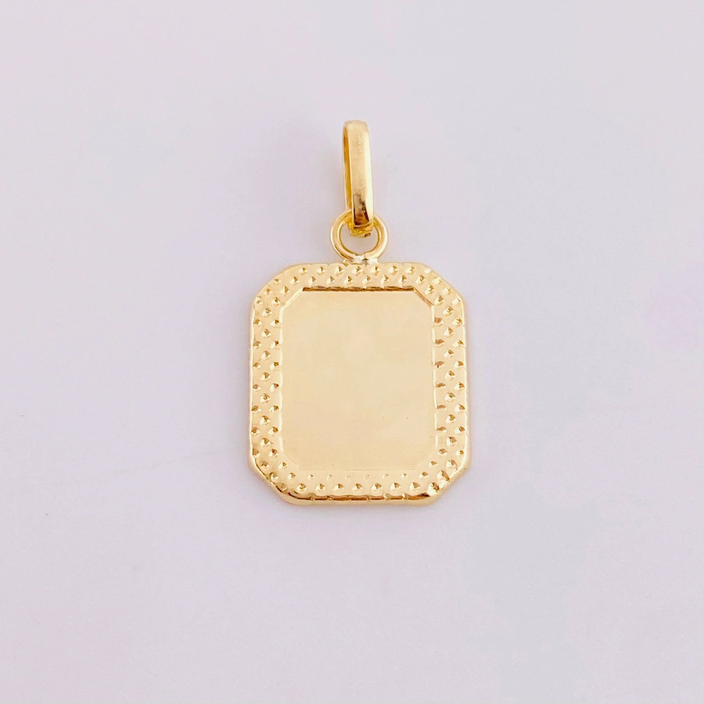Dije Placa Marco Bordeado 0.55 g / 2 cm Oro Amarillo 18K