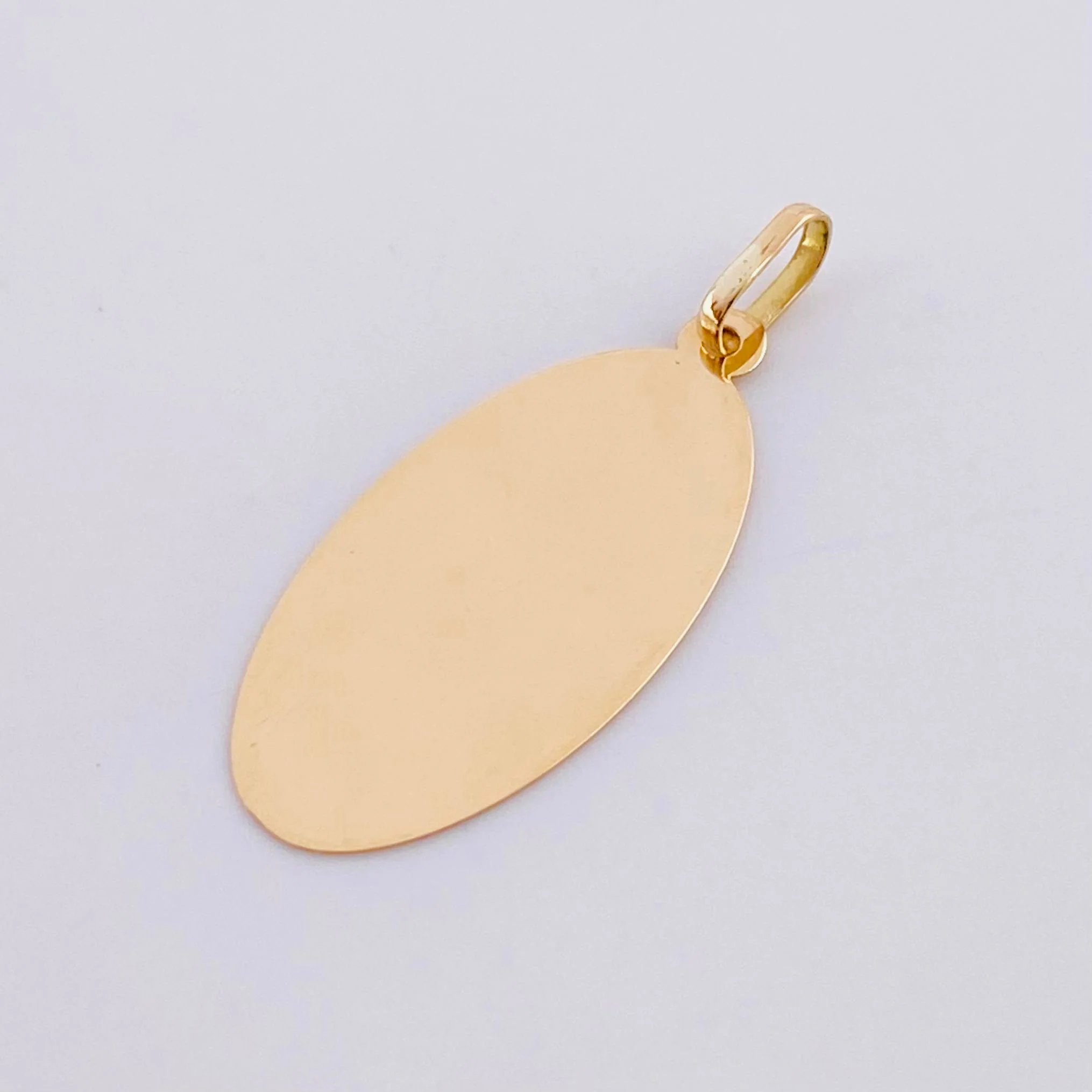 Dije Placa Ovalada 0.9g / 2.9cm Oro Amarillo 18K - Image 3