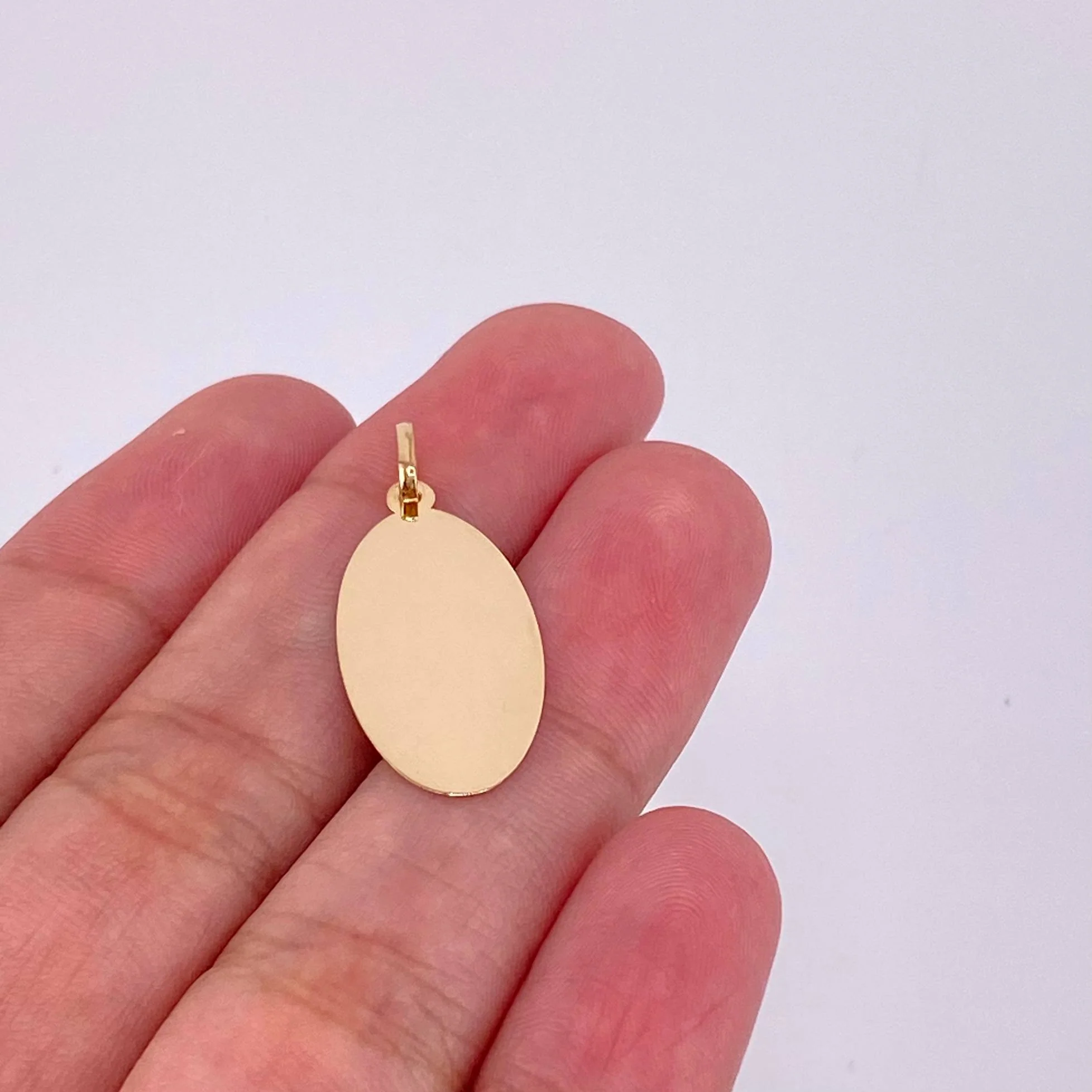Dije Placa Ovalada 0.9g / 2.9cm Oro Amarillo 18K - Image 4