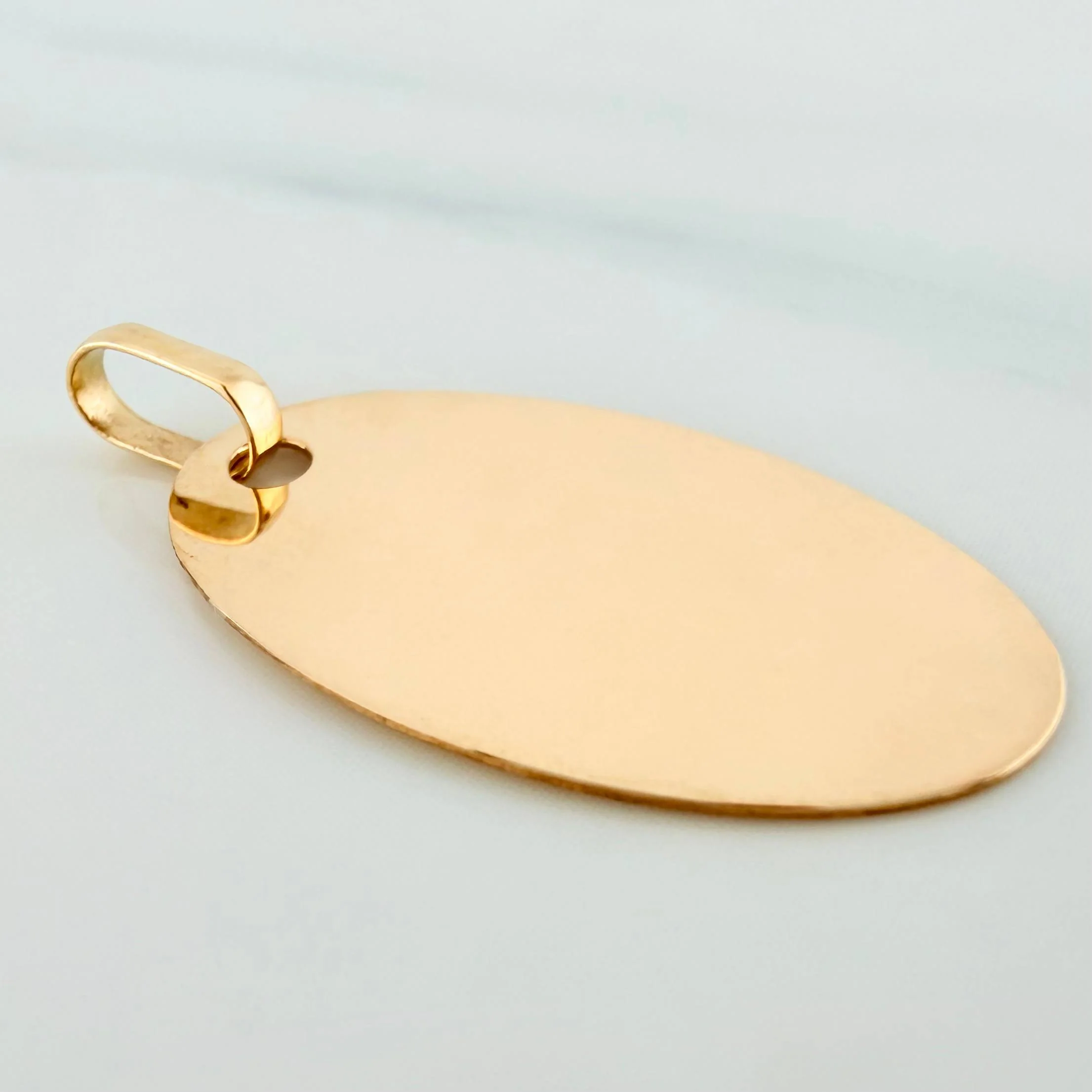 Dije Placa Ovalada 1.2 g / 2.6 cm Oro Amarillo 18K - Image 3