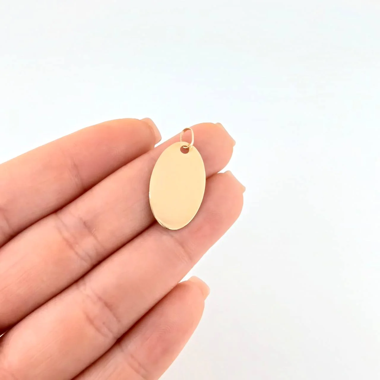 Dije Placa Ovalada 1.2 g / 2.6 cm Oro Amarillo 18K - Image 4