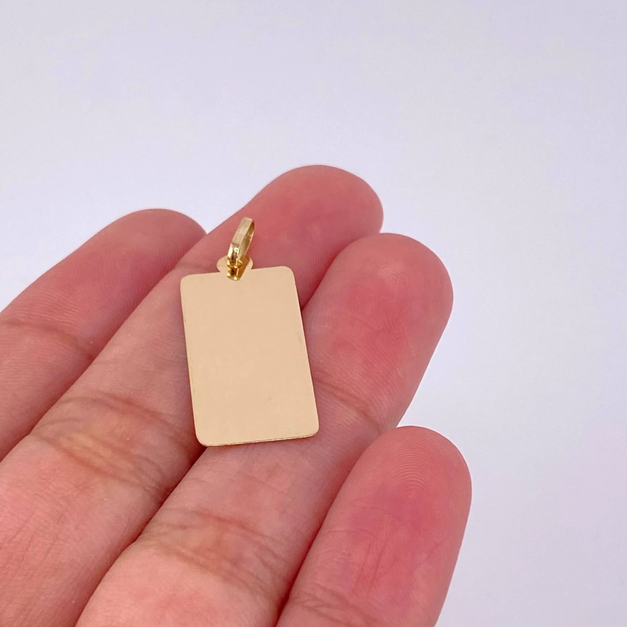 Dije Placa Rectangular 1.1g / 2.9cm Oro Amarillo 18K - Image 4
