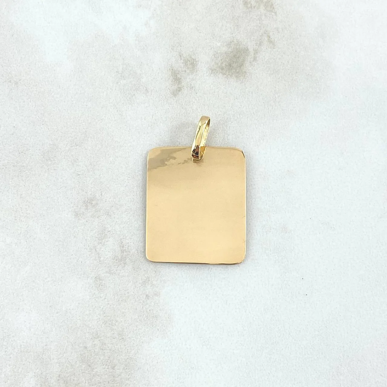 Dije Placa Rectangular 1.35 g / 2.4 cm Oro Amarillo 18K