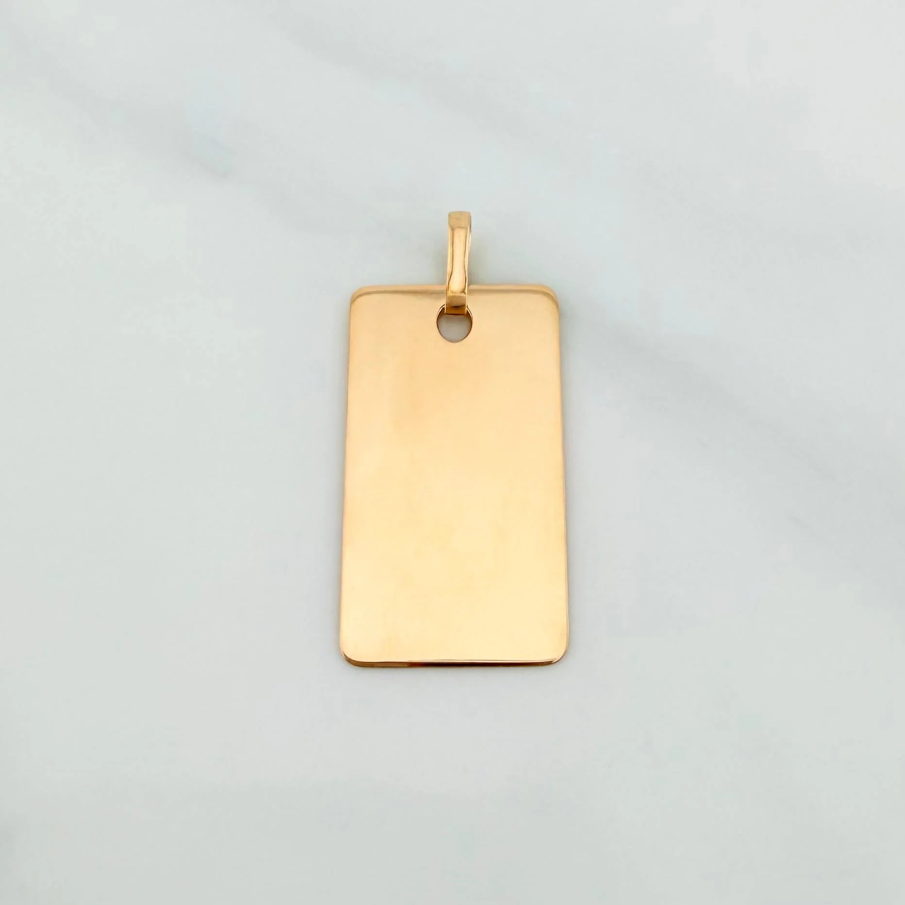 Dije Placa Rectangular 1.45 g / 2.7 cm Oro Amarillo 18K