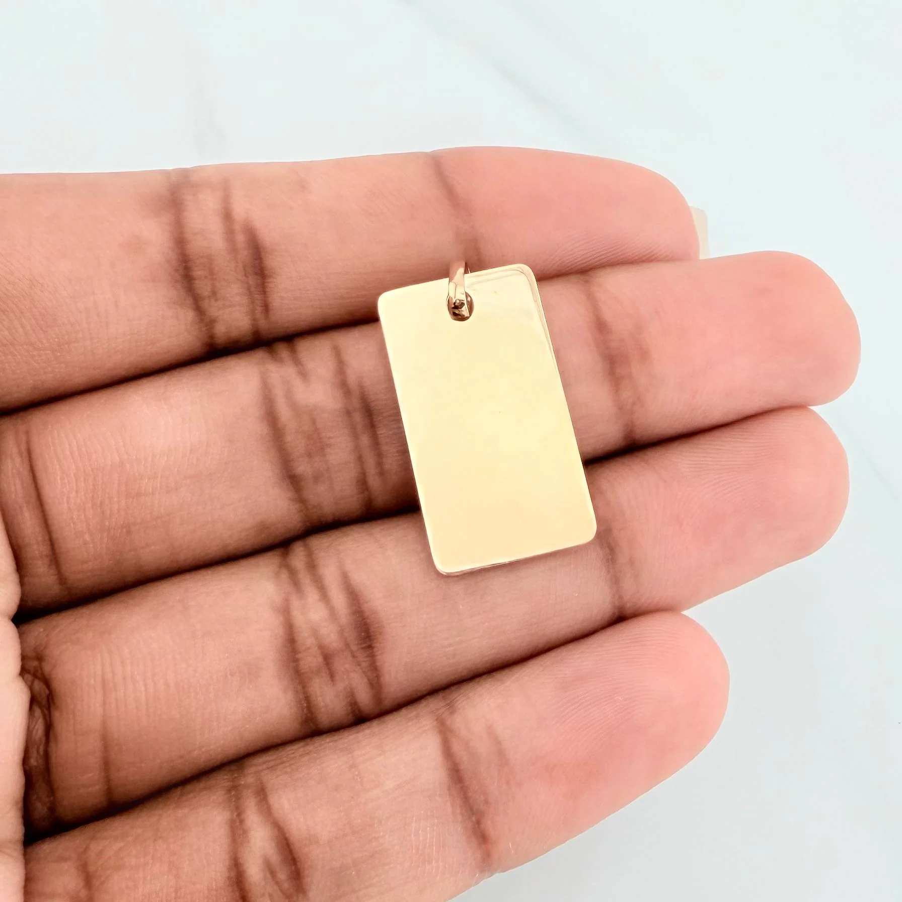 Dije Placa Rectangular 1.45 g / 2.8 cm Oro Amarillo 18K - Image 4