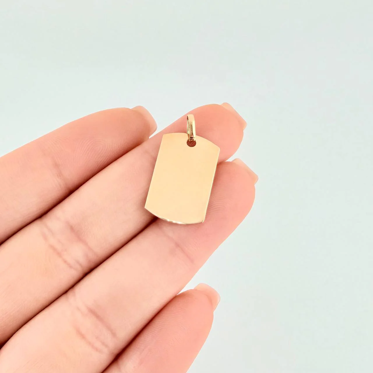 Dije Placa Rectangular Ovalada 1.1 g / 2.3 cm Oro Amarillo 18K - Image 4