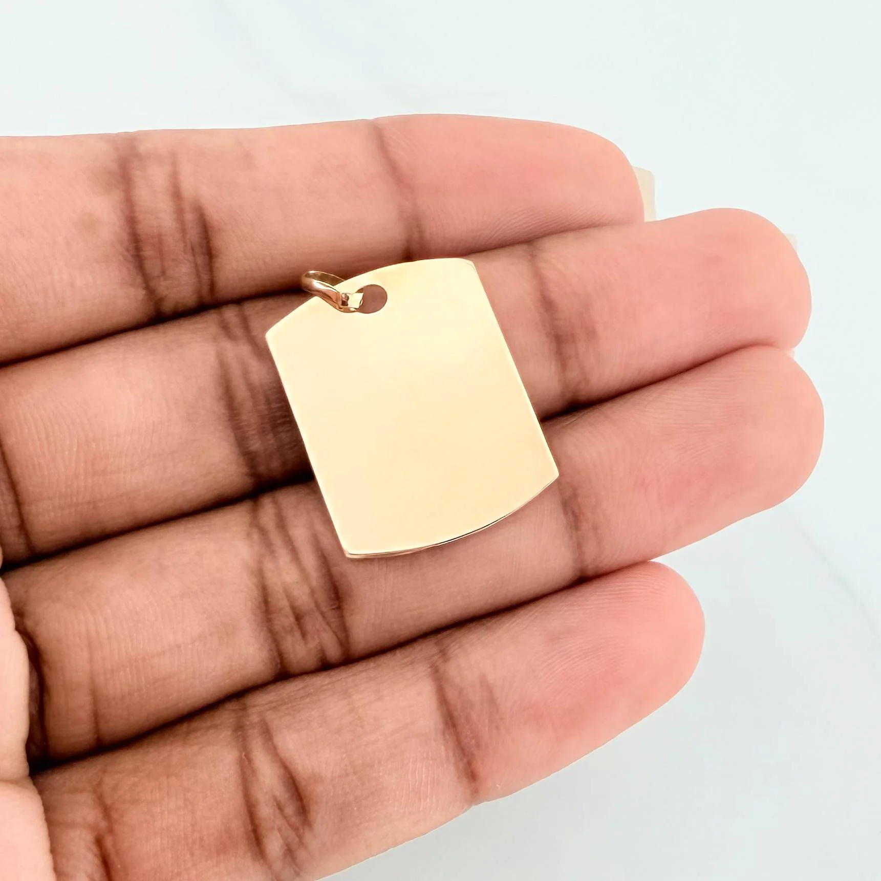 Dije Placa Rectangular Ovalada 1.85 g / 2.5 cm Oro Amarillo 18K - Image 4