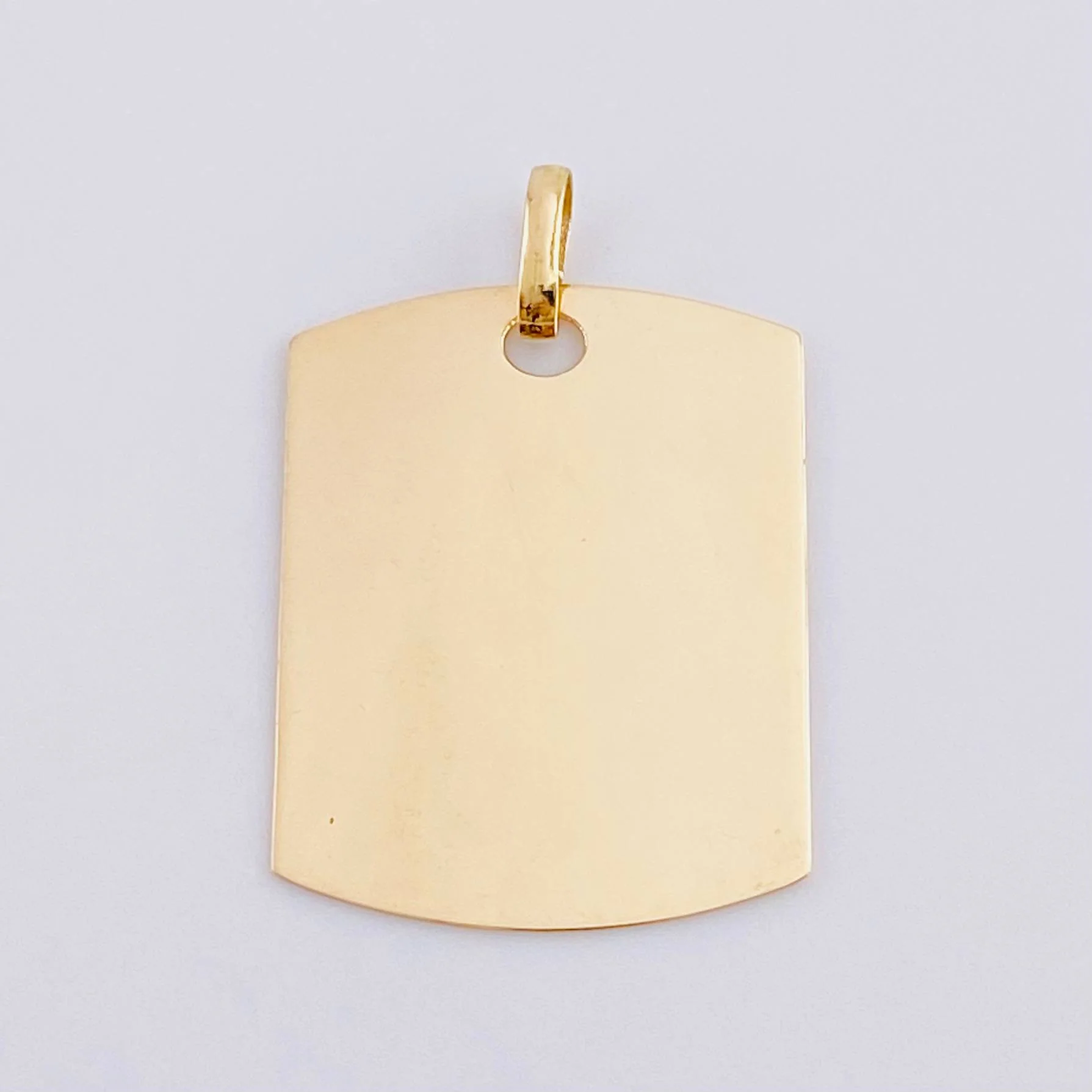 Dije Placa Rectangular Ovalada 1.85 g / 2.7 cm Oro Amarillo 18K