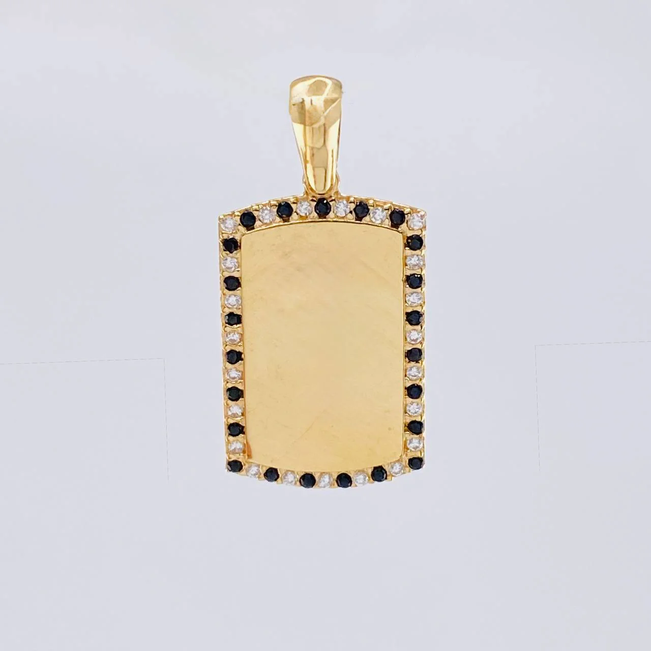 Dije Placa Rectangular Ovalada 2.6 g / 2.6 cm Oro Amarillo 18K