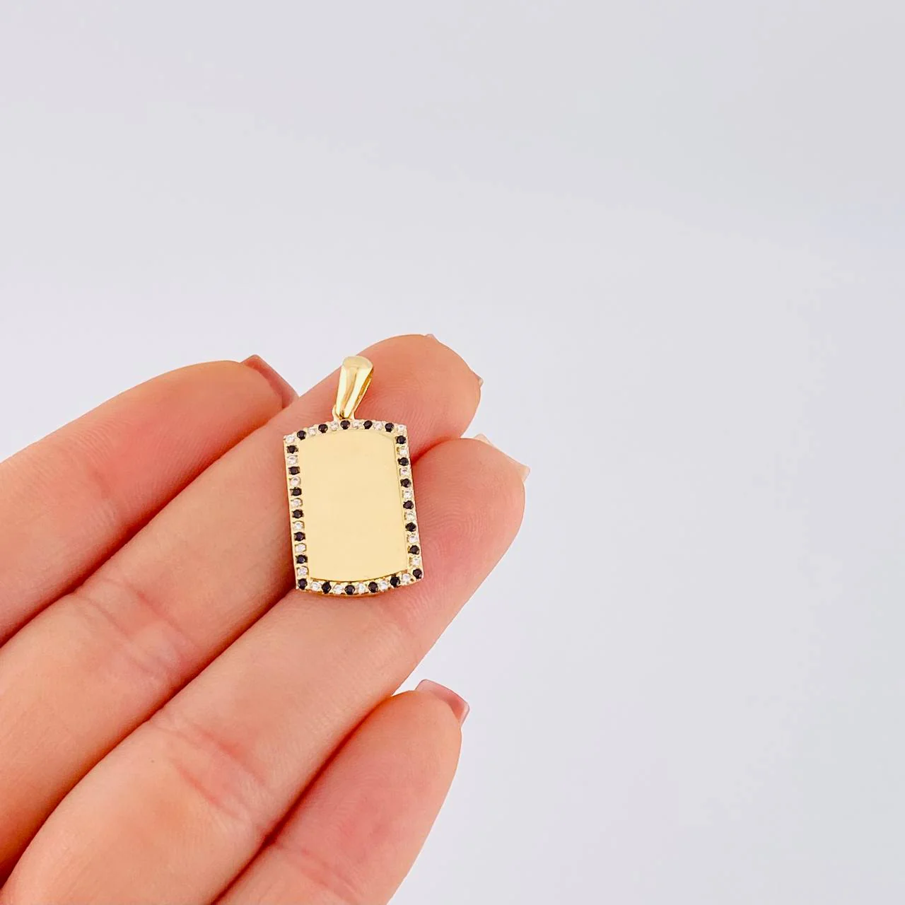 Dije Placa Rectangular Ovalada 2.6 g / 2.6 cm Oro Amarillo 18K - Image 4