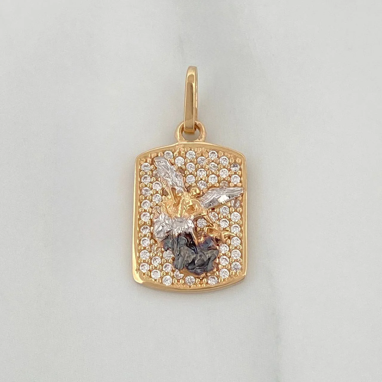 Dije Placa San Miguel Arcangel 2.15 g / 2.2 cm Tres Oros 18K