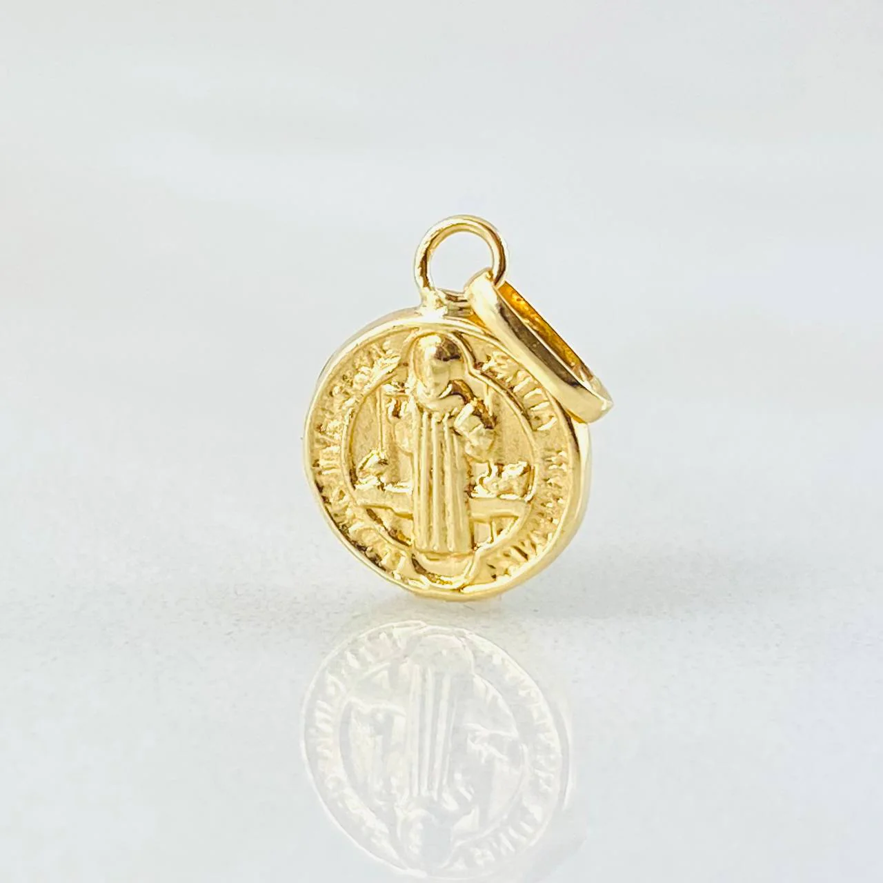 Dije San Benito 0.35 g / 1.5 cm Oro Amarillo 18K