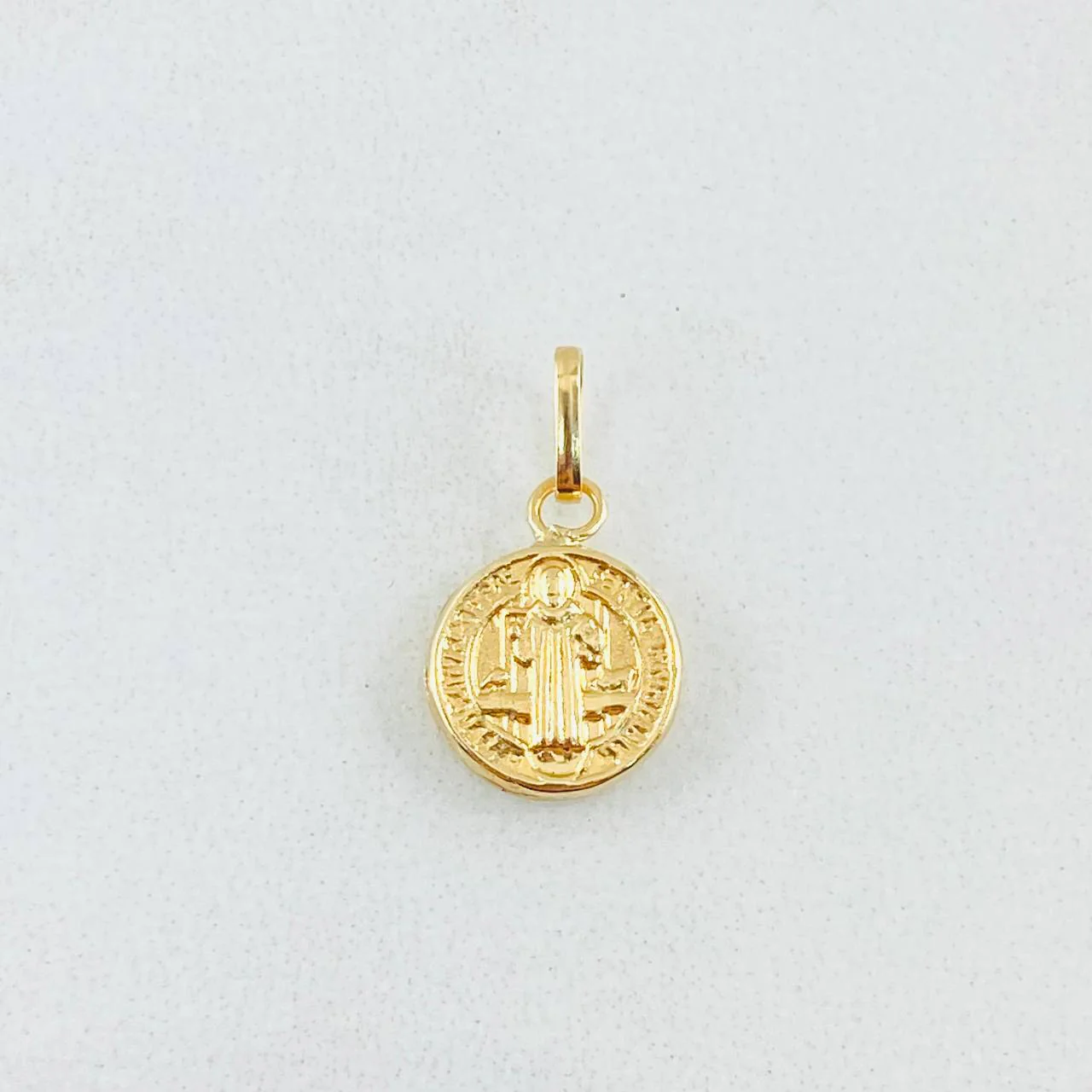 Dije San Benito 0.35 g / 1.5 cm Oro Amarillo 18K - Image 2