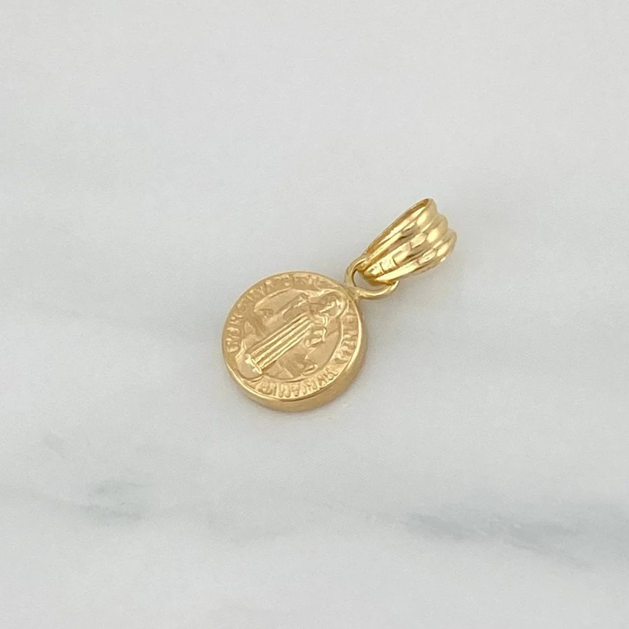 Dije San Benito 0.45 g / 1.6 cm Oro Amarillo 18K - Image 2