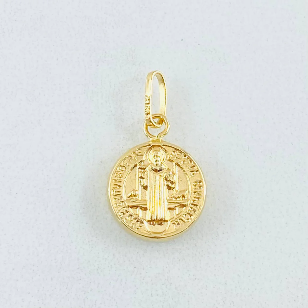 Dije San Benito 0.5 g / 1.8 cm Oro Amarillo 18K - Image 2