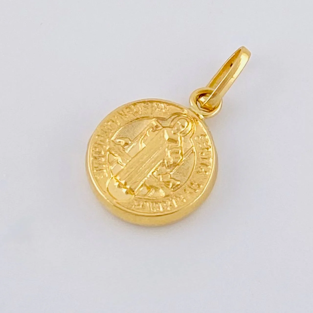 Dije San Benito 0.6 g / 1.9 cm Oro Amarillo 18K - Image 3