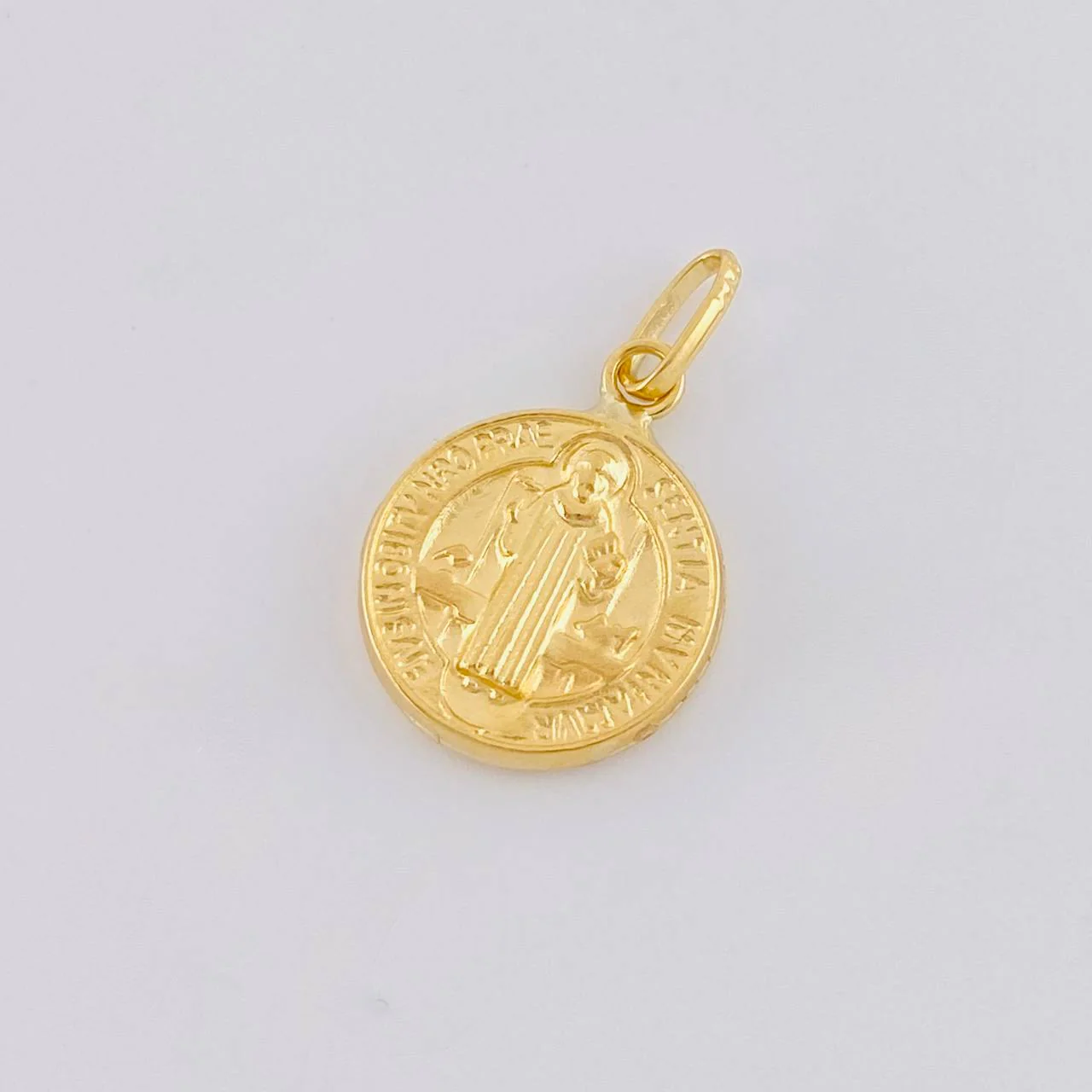Dije San Benito 0.7 g / 1.9 cm Oro Amarillo 18K - Image 4